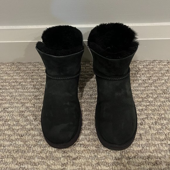 Uggs Boots - Black - Picture 1 of 5